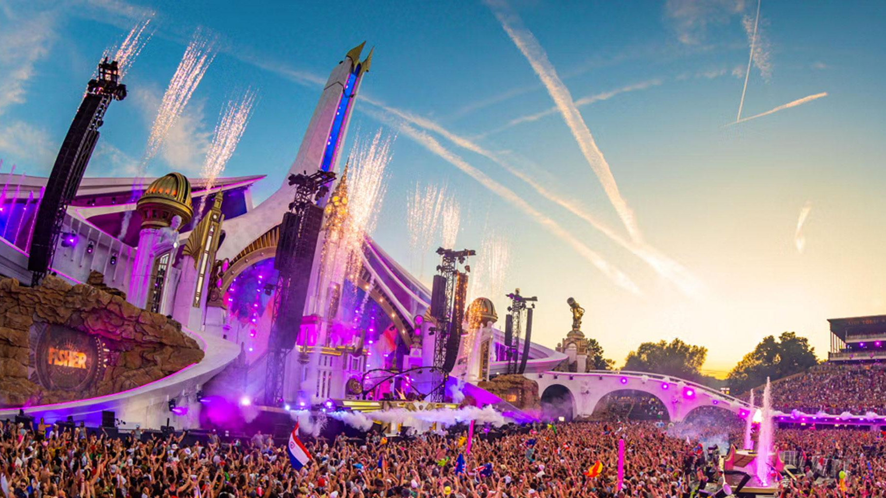 What to Wear to Different Music Festivals (Coachella, Burning Man, Tomorrowland, etc.)