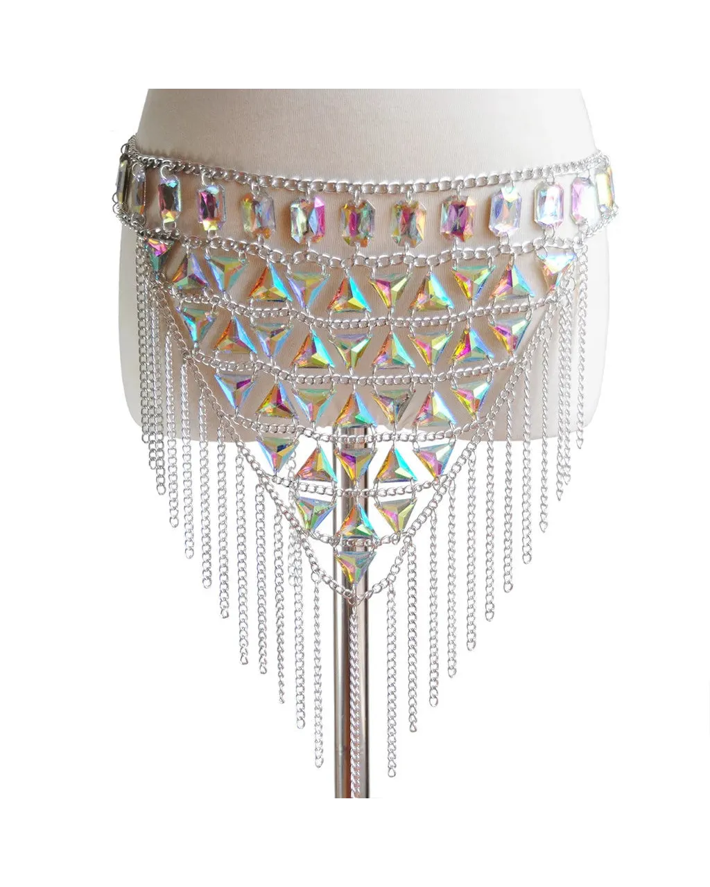 Ensemble haut et jupe en pierres acryliques avec une mini jupe ornée d'une chaîne irisée et de pierres pour les fêtes rave.