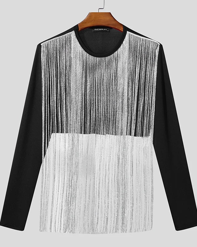 haut court à franges en noir et blanc avec des détails de franges en cascade