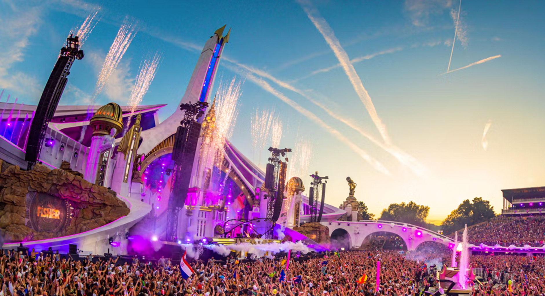 What to Wear to Different Music Festivals (Coachella, Burning Man, Tomorrowland, etc.)