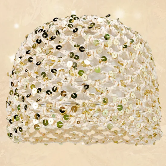 Bonnet en sequins en maille