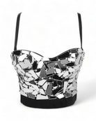 Bustier de pedrería con un deslumbrante diseño espejado y tirantes ajustables para un look audaz de festival.