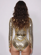 vue de dos d'un justaucorps doré à sequins avec manches longues et sequins brillants scintillants