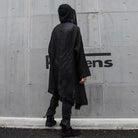 Cardigan long à capuche en noir, doté d'une capuche élégante et d'une silhouette décontractée, idéal pour les festivals.