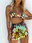 Rhombische metalen rugloze rok- en topset met paillettenontwerp voor levendige festivalmode.