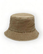 Sombrero tipo cubo lavado en suave algodón marrón, perfecto para festivales y salidas casuales.